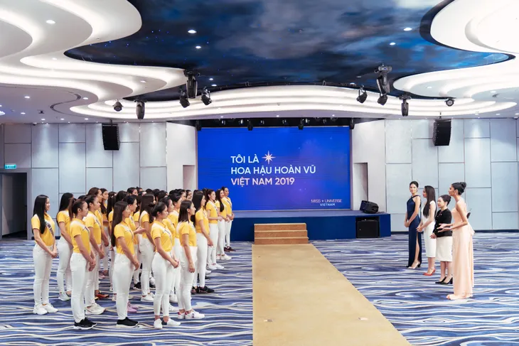 Tôi là Hoa hậu Hoàn vũ Việt Nam 2019: Thí sinh mâu thuẫn gay gắt ở phần thi Tôi vì cộng đồng - Ảnh 1. Tôi là Hoa hậu Hoàn vũ Việt Nam 2019: Thí sinh mâu thuẫn gay gắt ở phần thi Tôi vì cộng đồng - Ảnh 1.