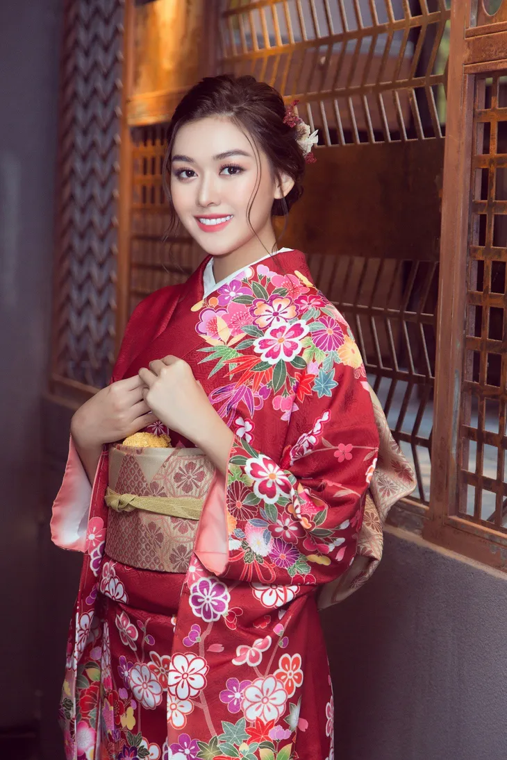 Hoa hậu Lương Thùy Linh - Á hậu Tường San diện kimono đọ sắc - Ảnh 3. Hoa hậu Lương Thùy Linh - Á hậu Tường San diện kimono đọ sắc - Ảnh 3.