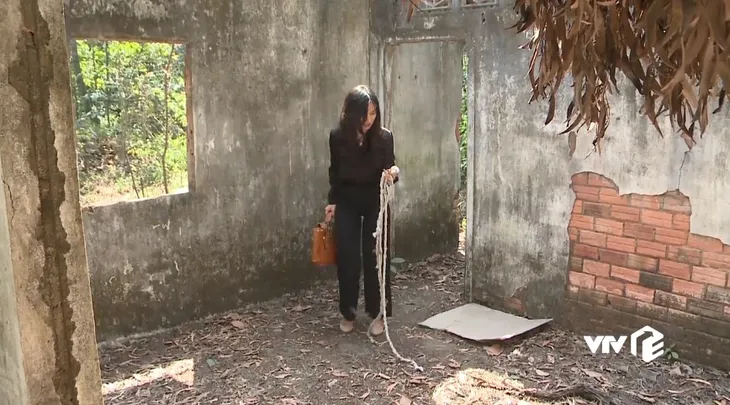 Đánh cắp giấc mơ - Tập 47: Hải Vân hóa điên sau khi bắn trúng con trai mình - Ảnh 6. Đánh cắp giấc mơ - Tập 47: Hải Vân hóa điên sau khi bắn trúng con trai mình - Ảnh 6.