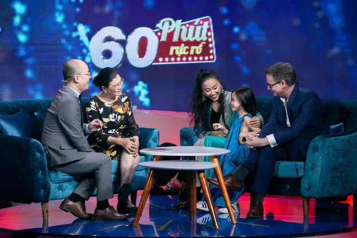 Đoan Trang lần đầu biểu diễn cùng con gái trong chương trình 60 phút rực rỡ - Ảnh 2. Đoan Trang lần đầu biểu diễn cùng con gái trong chương trình 60 phút rực rỡ - Ảnh 2.