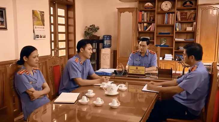 Sinh tử - Tập 6: Huy (Mạnh Trường) nghi ngờ có hành vi tội phạm khác sau vụ sập mỏ đá - Ảnh 2. Sinh tử - Tập 6: Huy (Mạnh Trường) nghi ngờ có hành vi tội phạm khác sau vụ sập mỏ đá - Ảnh 2.