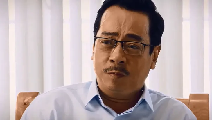 Sinh tử - Tập 6: Chủ tịch tỉnh Trần Nghĩa (NSND Hoàng Dũng) nhắc khéo Vũ (Việt Anh) nhớ dọn dẹp sạch sẽ - Ảnh 1. Sinh tử - Tập 6: Chủ tịch tỉnh Trần Nghĩa (NSND Hoàng Dũng) nhắc khéo Vũ (Việt Anh) nhớ dọn dẹp sạch sẽ - Ảnh 1.