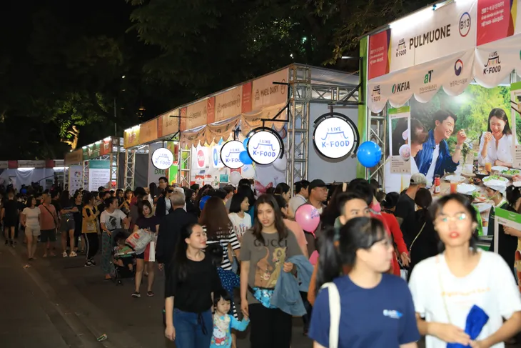 Trải nghiệm đáng nhớ tại Lễ hội văn hóa và ẩm thực Việt - Hàn 2019 - Ảnh 2. Trải nghiệm đáng nhớ tại Lễ hội văn hóa và ẩm thực Việt - Hàn 2019 - Ảnh 2.