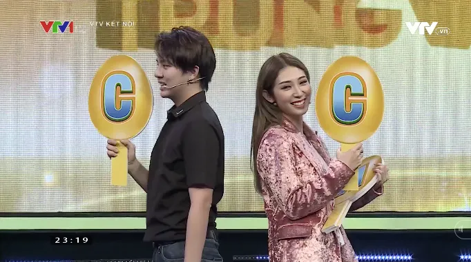 Gà đẻ trứng vàng - Gameshow thú vị thử tài nghệ sĩ nổi tiếng trên sóng VTV3 - Ảnh 3. Gà đẻ trứng vàng - Gameshow thú vị thử tài nghệ sĩ nổi tiếng trên sóng VTV3 - Ảnh 3.