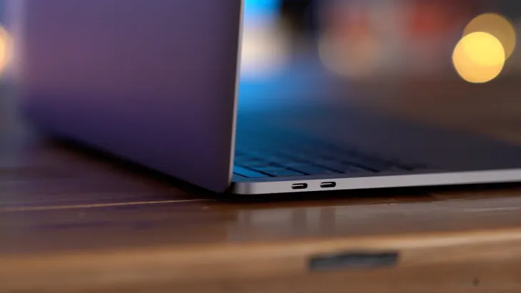 Apple sẽ ra mắt MacBook Pro 16 inch vào ngày 14/11 - Ảnh 2. Apple sẽ ra mắt MacBook Pro 16 inch vào ngày 14/11 - Ảnh 2.