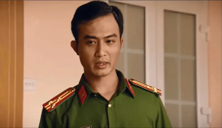 Sinh tử - Tập 8: Phiên xử sập mỏ đá bị trục trặc, Thông (Quốc Đam) bị Chủ tịch tỉnh tra hỏi - Ảnh 2. Sinh tử - Tập 8: Phiên xử sập mỏ đá bị trục trặc, Thông (Quốc Đam) bị Chủ tịch tỉnh tra hỏi - Ảnh 2.