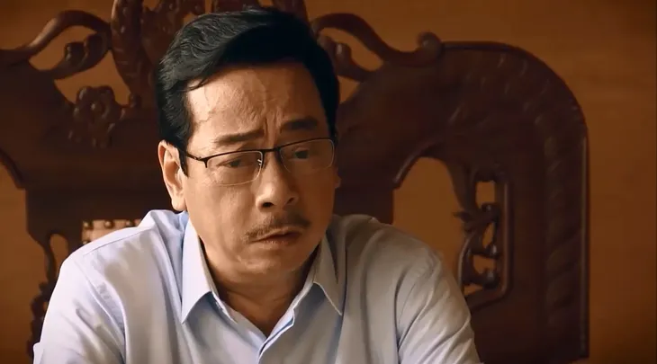 Sinh tử - Tập 8: Phiên xử sập mỏ đá bị trục trặc, Thông (Quốc Đam) bị Chủ tịch tỉnh tra hỏi - Ảnh 1. Sinh tử - Tập 8: Phiên xử sập mỏ đá bị trục trặc, Thông (Quốc Đam) bị Chủ tịch tỉnh tra hỏi - Ảnh 1.