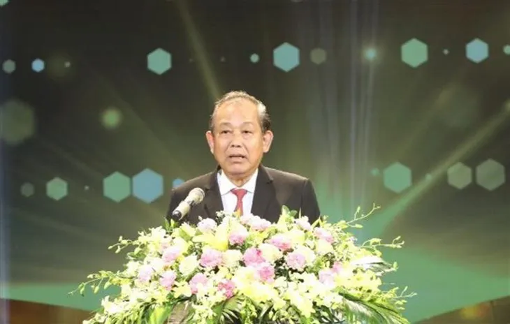 Tuyên dương 10 học sinh dân tộc thiểu số rất ít người trúng tuyển đại học - Ảnh 2. Tuyên dương 10 học sinh dân tộc thiểu số rất ít người trúng tuyển đại học - Ảnh 2.