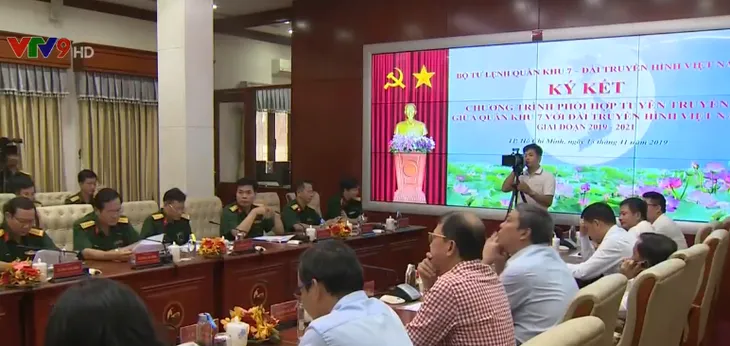 Đài THVN phối hợp với Quân khu 7 tuyên truyền về 9 nội dung chính - Ảnh 2. Đài THVN phối hợp với Quân khu 7 tuyên truyền về 9 nội dung chính - Ảnh 2.