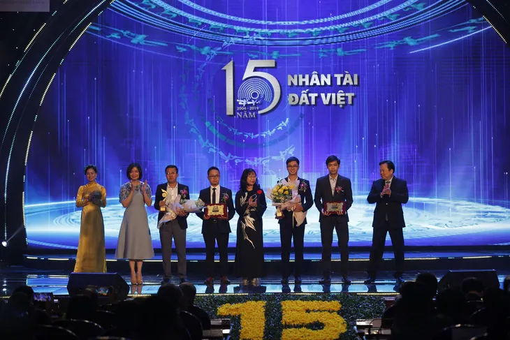 Phần mềm chuyển đổi tiếng nói sang văn bản đoạt giải Nhất Nhân tài Đất Việt 2019 - Ảnh 1. Phần mềm chuyển đổi tiếng nói sang văn bản đoạt giải Nhất Nhân tài Đất Việt 2019 - Ảnh 1.