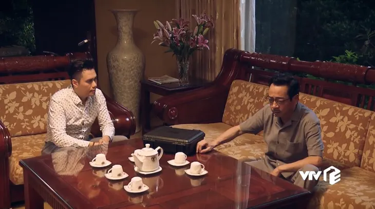 Sinh tử - Tập 9: Vì sao Chủ tịch tỉnh Nghĩa từ chối... ca-táp tiền của Vũ? - Ảnh 6. Sinh tử - Tập 9: Vì sao Chủ tịch tỉnh Nghĩa từ chối... ca-táp tiền của Vũ? - Ảnh 6.