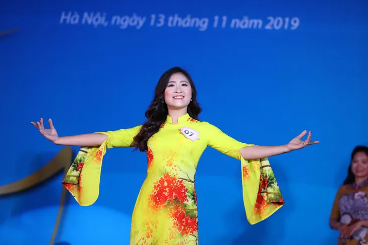 Ấn tượng những BST thời trang trong cuộc thi Nữ cán bộ công đoàn duyên dáng - Ảnh 3. Ấn tượng những BST thời trang trong cuộc thi Nữ cán bộ công đoàn duyên dáng - Ảnh 3.