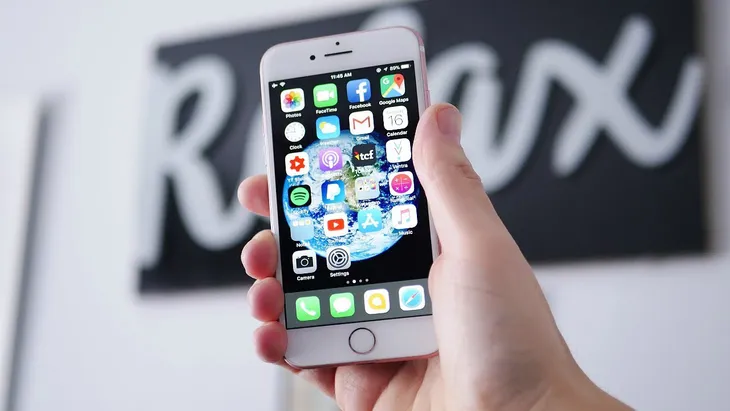 Những mẫu iPhone cũ giá tốt đáng mua - Ảnh 1.