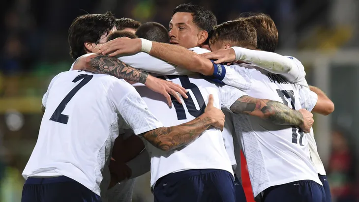 ĐT Italia 9-1 ĐT Armenia: Toàn thắng 10 trận - Ảnh 2. ĐT Italia 9-1 ĐT Armenia: Toàn thắng 10 trận - Ảnh 2.