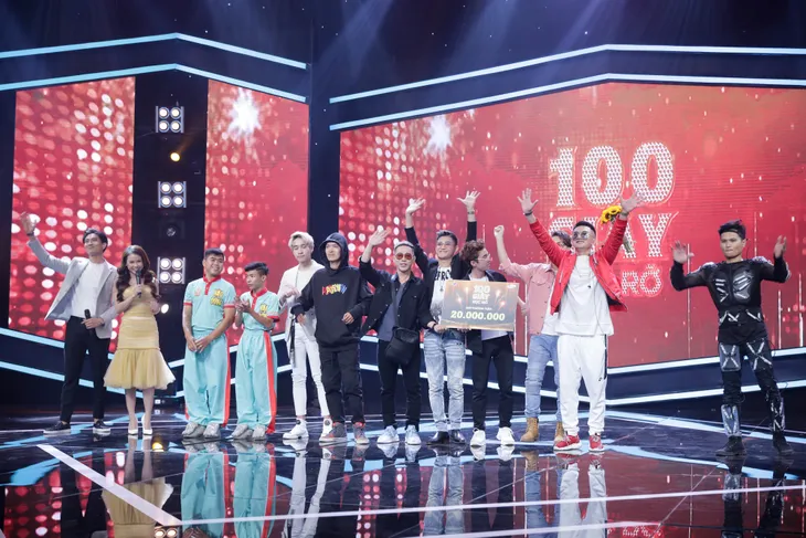 Găng tay vàng lội ngược dòng ẵm giải nhất tuần 100 giây rực rỡ mùa 2 - Ảnh 4. Găng tay vàng lội ngược dòng ẵm giải nhất tuần 100 giây rực rỡ mùa 2 - Ảnh 4.