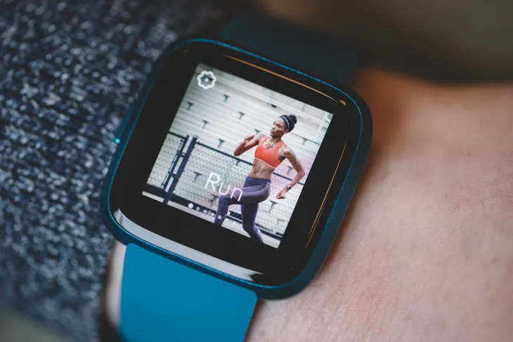 Apple chú ý: Google chi 2,1 tỷ USD thâu tóm Fitbit - Ảnh 2. Apple chú ý: Google chi 2,1 tỷ USD thâu tóm Fitbit - Ảnh 2.