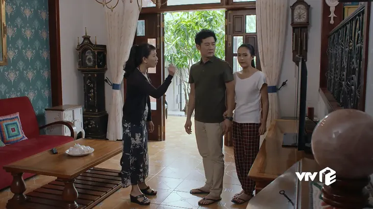 Tiệm ăn dì ghẻ - Tập 2: Nhi (Kiều Khanh) bị mẹ chồng phát hiện cố tình không muốn sinh con - Ảnh 4. Tiệm ăn dì ghẻ - Tập 2: Nhi (Kiều Khanh) bị mẹ chồng phát hiện cố tình không muốn sinh con - Ảnh 4.