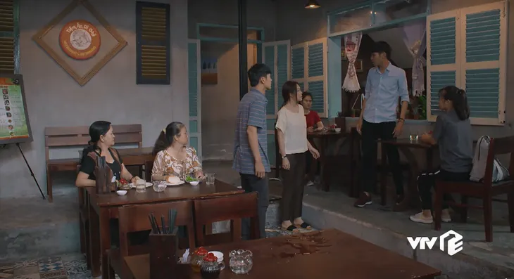 Tiệm ăn dì ghẻ - Tập 2: Muốn hàn gắn với vợ cũ, Minh (Quang Tuấn) sững sờ khi thấy Ngọc (Dương Cẩm Lynh) dọa chết - Ảnh 3. Tiệm ăn dì ghẻ - Tập 2: Muốn hàn gắn với vợ cũ, Minh (Quang Tuấn) sững sờ khi thấy Ngọc (Dương Cẩm Lynh) dọa chết - Ảnh 3.