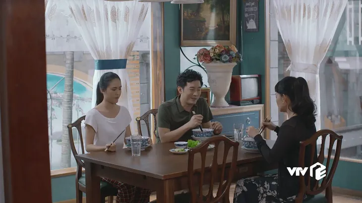 Tiệm ăn dì ghẻ - Tập 2: Nhi (Kiều Khanh) bị mẹ chồng phát hiện cố tình không muốn sinh con - Ảnh 1. Tiệm ăn dì ghẻ - Tập 2: Nhi (Kiều Khanh) bị mẹ chồng phát hiện cố tình không muốn sinh con - Ảnh 1.