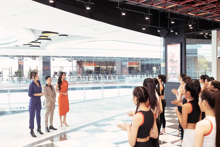 H’Hen Niê trở lại tập 8 “Tôi là Hoa hậu Hoàn vũ Việt Nam 2019” với mái tóc ấn tượng - Ảnh 4. H’Hen Niê trở lại tập 8 “Tôi là Hoa hậu Hoàn vũ Việt Nam 2019” với mái tóc ấn tượng - Ảnh 4.