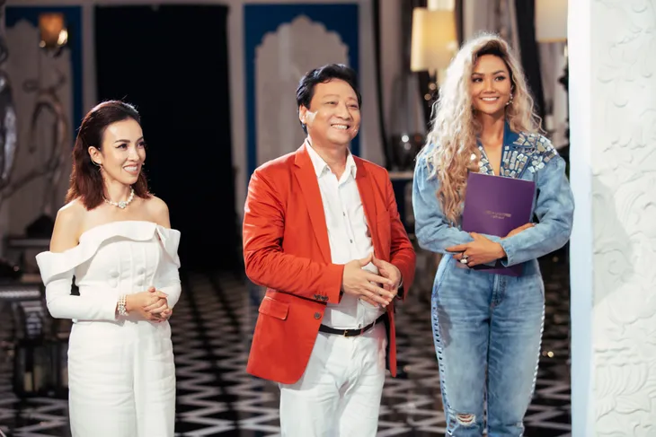 H’Hen Niê trở lại tập 8 “Tôi là Hoa hậu Hoàn vũ Việt Nam 2019” với mái tóc ấn tượng - Ảnh 1. H’Hen Niê trở lại tập 8 “Tôi là Hoa hậu Hoàn vũ Việt Nam 2019” với mái tóc ấn tượng - Ảnh 1.