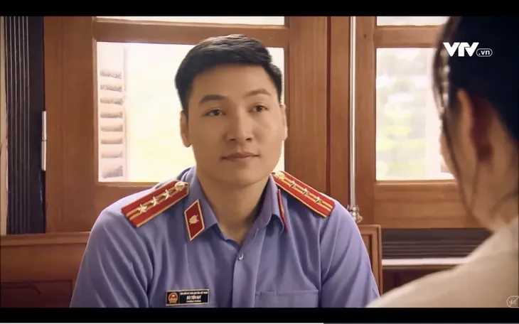 Sinh tử - Tập 13: Ngân (Thanh Hương) thắc mắc khi bị cản trở tác nghiệp - Ảnh 2. Sinh tử - Tập 13: Ngân (Thanh Hương) thắc mắc khi bị cản trở tác nghiệp - Ảnh 2.