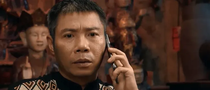 Hoa hồng trên ngực trái - Tập 32: Con trai thầy Thông bị bắt, Dung thẳng thừng từ chối giúp thoát tội - Ảnh 1. Hoa hồng trên ngực trái - Tập 32: Con trai thầy Thông bị bắt, Dung thẳng thừng từ chối giúp thoát tội - Ảnh 1.
