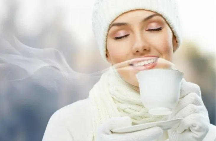 Điều xảy ra nếu bạn uống nước ấm sau khi thức dậy - Ảnh 2. Điều xảy ra nếu bạn uống nước ấm sau khi thức dậy - Ảnh 2.