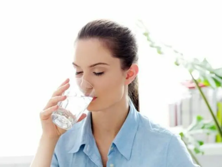 Điều xảy ra nếu bạn uống nước ấm sau khi thức dậy - Ảnh 11. Điều xảy ra nếu bạn uống nước ấm sau khi thức dậy - Ảnh 11.