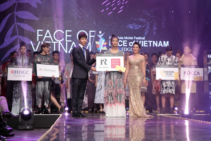 Đã tìm ra top 3 của Face of Vietnam tham gia Asia Model Festival 2020 - Ảnh 8. Đã tìm ra top 3 của Face of Vietnam tham gia Asia Model Festival 2020 - Ảnh 8.