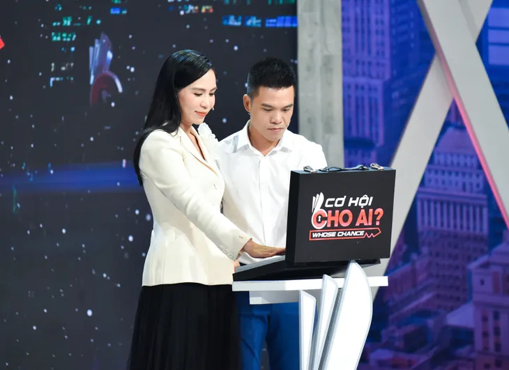 5 màn thương lượng chốt lương kịch tính tại Cơ hội cho ai - Ảnh 4. 5 màn thương lượng chốt lương kịch tính tại Cơ hội cho ai - Ảnh 4.