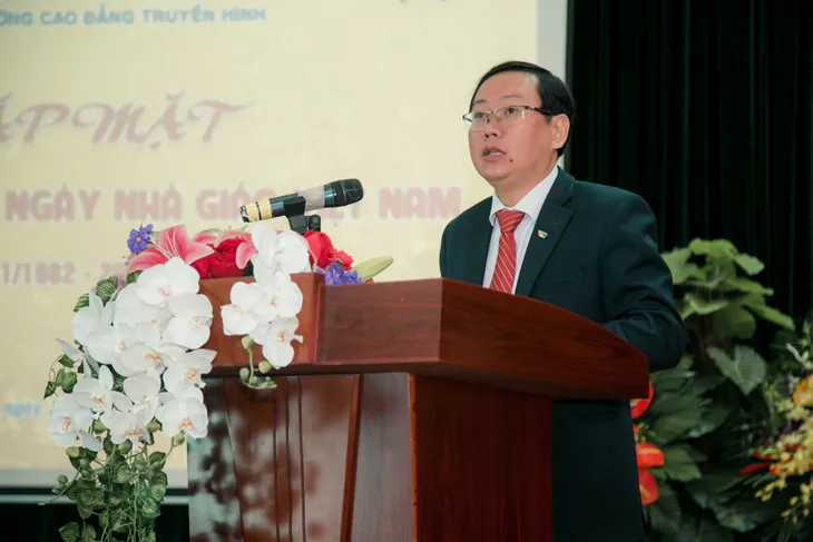 Lễ kỷ niệm ngày Nhà giáo Việt Nam 20/11 tại trường Cao đẳng Truyền hình - Ảnh 1. Lễ kỷ niệm ngày Nhà giáo Việt Nam 20/11 tại trường Cao đẳng Truyền hình - Ảnh 1.