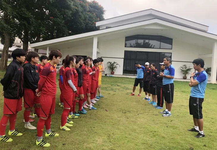 SEA Games 30: ĐT nữ Việt Nam tập luyện buổi đầu tiên tại Manila - Ảnh 1. SEA Games 30: ĐT nữ Việt Nam tập luyện buổi đầu tiên tại Manila - Ảnh 1.
