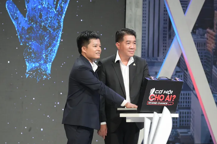 Cơ hội cho ai: Vì con gái nhỏ, nam ứng viên bất ngờ từ chối cơ hội của Sếp Nga - Ảnh 2. Cơ hội cho ai: Vì con gái nhỏ, nam ứng viên bất ngờ từ chối cơ hội của Sếp Nga - Ảnh 2.
