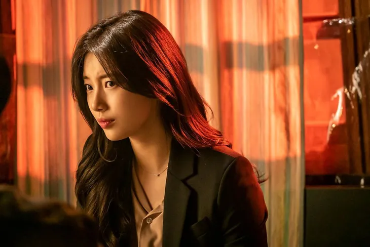 Vagabond kết thúc, Suzy tiết lộ ảnh hiếm hậu trường làm phim - Ảnh 2. Vagabond kết thúc, Suzy tiết lộ ảnh hiếm hậu trường làm phim - Ảnh 2.