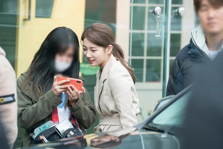 Vagabond kết thúc, Suzy tiết lộ ảnh hiếm hậu trường làm phim - Ảnh 3. Vagabond kết thúc, Suzy tiết lộ ảnh hiếm hậu trường làm phim - Ảnh 3.