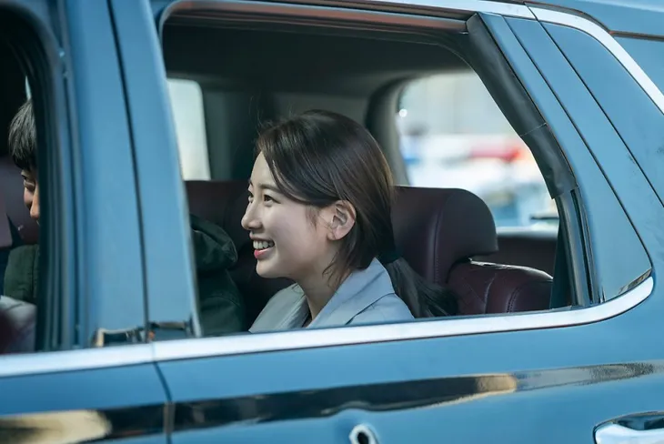 Vagabond kết thúc, Suzy tiết lộ ảnh hiếm hậu trường làm phim - Ảnh 5. Vagabond kết thúc, Suzy tiết lộ ảnh hiếm hậu trường làm phim - Ảnh 5.
