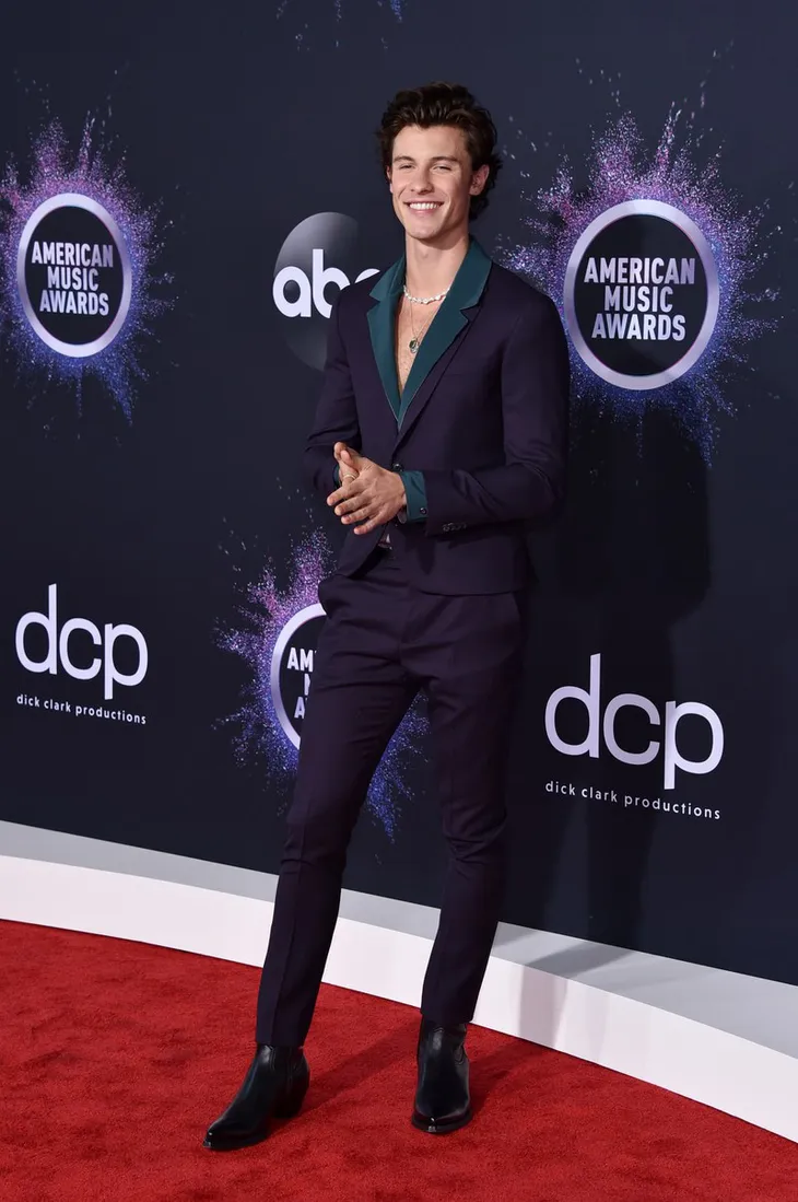 AMAs 2019: Dàn sao khoe sắc, mỗi người một vẻ trên thảm đỏ - Ảnh 3. AMAs 2019: Dàn sao khoe sắc, mỗi người một vẻ trên thảm đỏ - Ảnh 3.