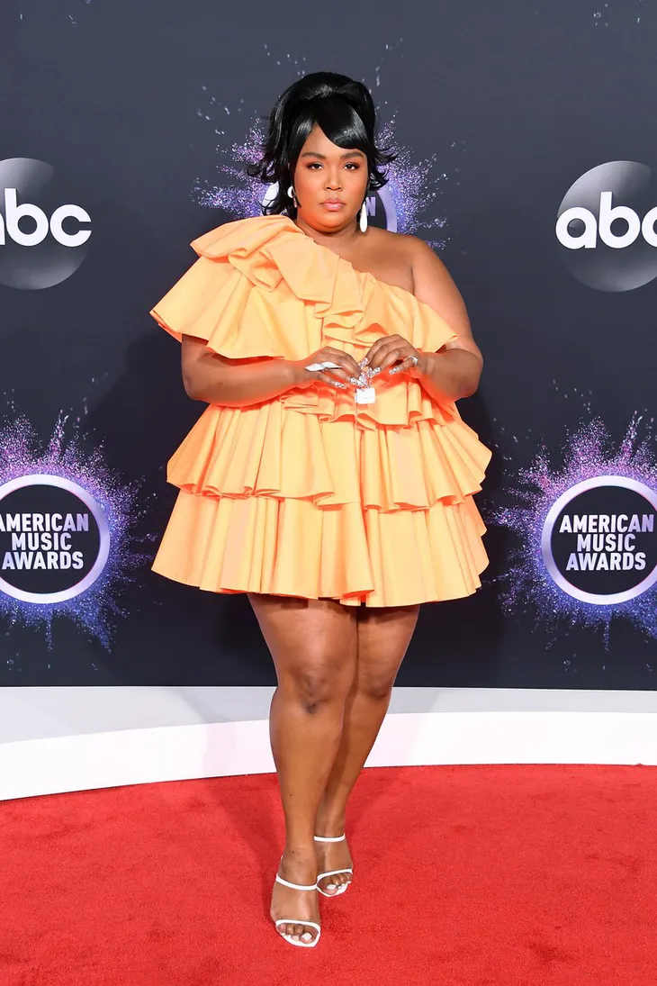 AMAs 2019: Dàn sao khoe sắc, mỗi người một vẻ trên thảm đỏ - Ảnh 4. AMAs 2019: Dàn sao khoe sắc, mỗi người một vẻ trên thảm đỏ - Ảnh 4.
