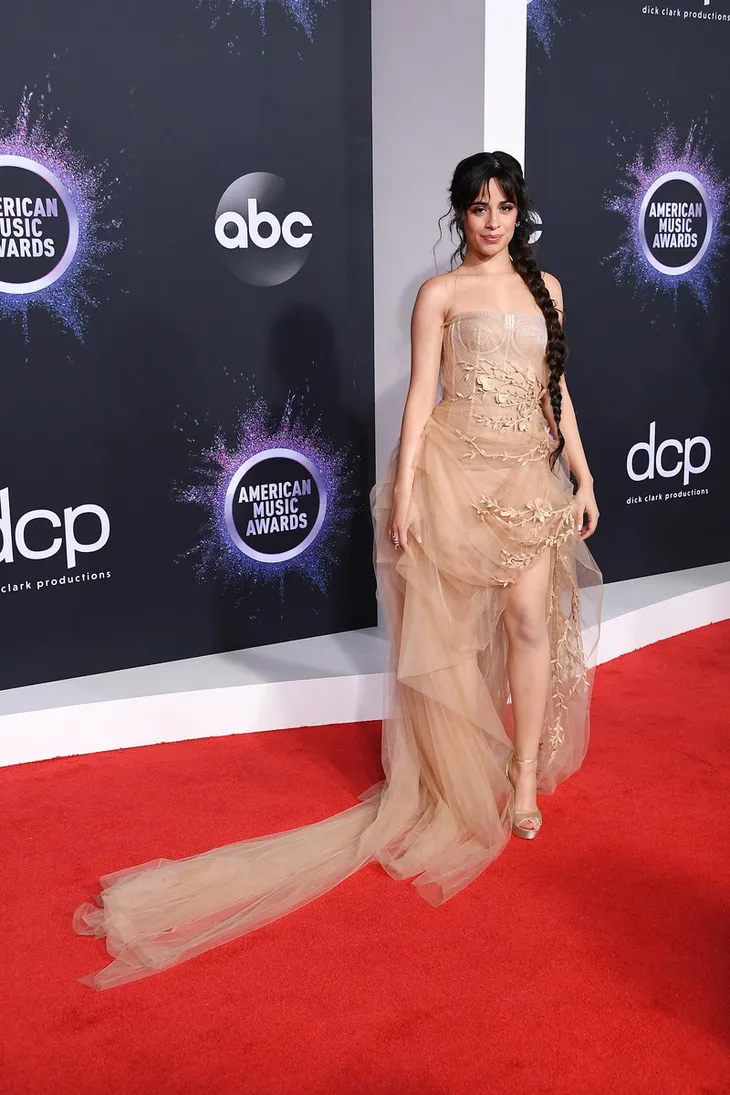 AMAs 2019: Dàn sao khoe sắc, mỗi người một vẻ trên thảm đỏ - Ảnh 7. AMAs 2019: Dàn sao khoe sắc, mỗi người một vẻ trên thảm đỏ - Ảnh 7.