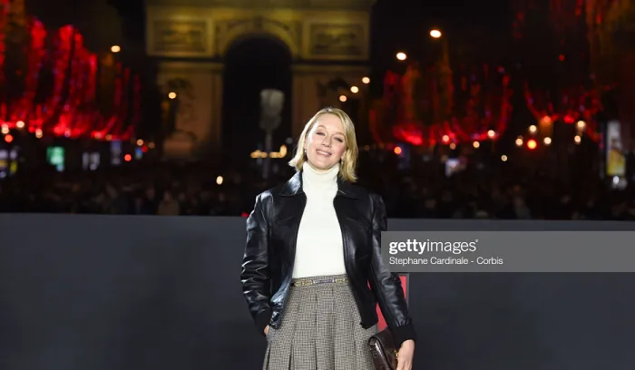 Đại lộ Champs-Élysées thắp sáng chào đón Giáng sinh - Ảnh 1. Đại lộ Champs-Élysées thắp sáng chào đón Giáng sinh - Ảnh 1.