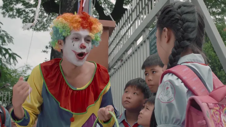 Tiệm ăn dì ghẻ - Tập 3: Giữa sinh nhật bé Hương, Minh phát hiện Ngọc dối trá bao năm qua - Ảnh 1. Tiệm ăn dì ghẻ - Tập 3: Giữa sinh nhật bé Hương, Minh phát hiện Ngọc dối trá bao năm qua - Ảnh 1.