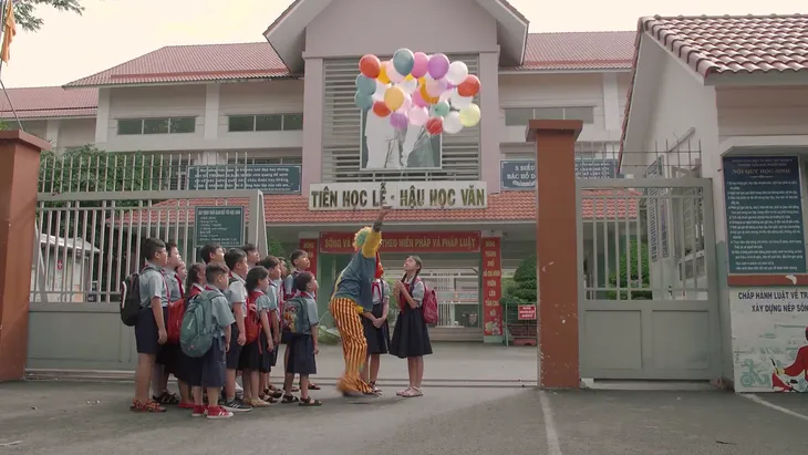 Tiệm ăn dì ghẻ - Tập 3: Giữa sinh nhật bé Hương, Minh phát hiện Ngọc dối trá bao năm qua - Ảnh 2. Tiệm ăn dì ghẻ - Tập 3: Giữa sinh nhật bé Hương, Minh phát hiện Ngọc dối trá bao năm qua - Ảnh 2.