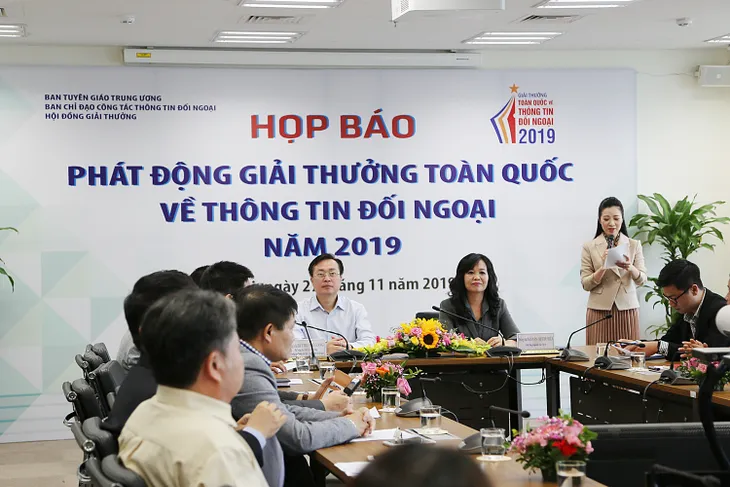 Phát động Giải thưởng toàn quốc về thông tin đối ngoại năm 2019 - Ảnh 3. Phát động Giải thưởng toàn quốc về thông tin đối ngoại năm 2019 - Ảnh 3.