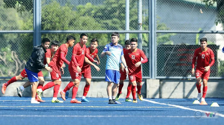 SEA Games 30: U22 Việt Nam tập luyện dưới thời tiết nắng nóng, chuẩn bị cho trận gặp U22 Lào - Ảnh 11. SEA Games 30: U22 Việt Nam tập luyện dưới thời tiết nắng nóng, chuẩn bị cho trận gặp U22 Lào - Ảnh 11.