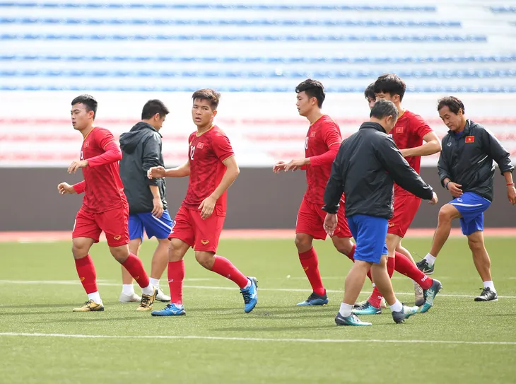 SEA Games 30: U22 Việt Nam tập luyện ngay sau trận thắng 6-1 trước U22 Lào - Ảnh 2. SEA Games 30: U22 Việt Nam tập luyện ngay sau trận thắng 6-1 trước U22 Lào - Ảnh 2.