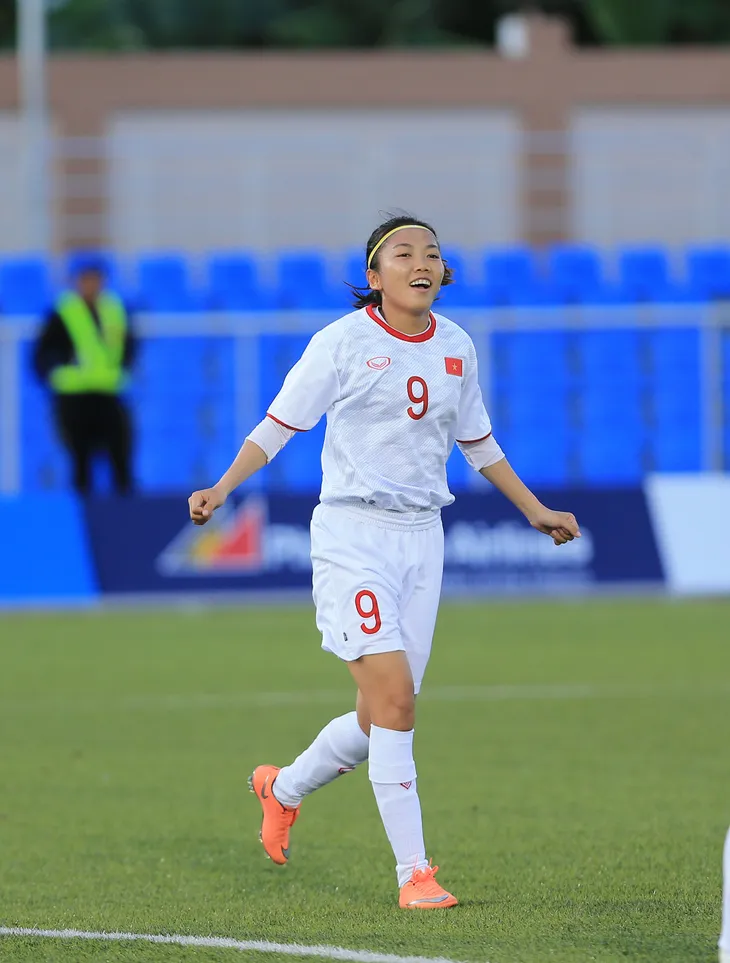 ẢNH: Thắng thuyết phục ĐT nữ Indonesia, ĐT nữ Việt Nam giành quyền vào bán kết SEA Games 30 - Ảnh 6. ẢNH: Thắng thuyết phục ĐT nữ Indonesia, ĐT nữ Việt Nam giành quyền vào bán kết SEA Games 30 - Ảnh 6.