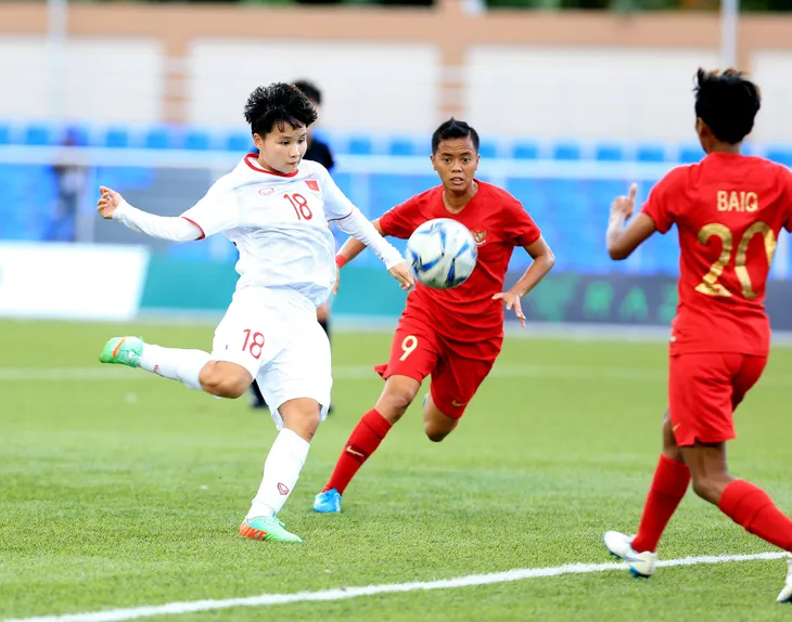 ẢNH: Thắng thuyết phục ĐT nữ Indonesia, ĐT nữ Việt Nam giành quyền vào bán kết SEA Games 30 - Ảnh 5. ẢNH: Thắng thuyết phục ĐT nữ Indonesia, ĐT nữ Việt Nam giành quyền vào bán kết SEA Games 30 - Ảnh 5.
