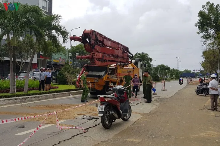 Một người đàn ông bị xe chở bê tông cán chết tại Đà Nẵng - Ảnh 1.