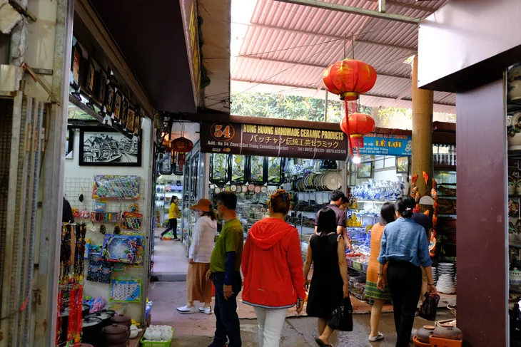 Về thăm Chợ Gốm Bát Tràng - Ảnh 1. Về thăm Chợ Gốm Bát Tràng - Ảnh 1.